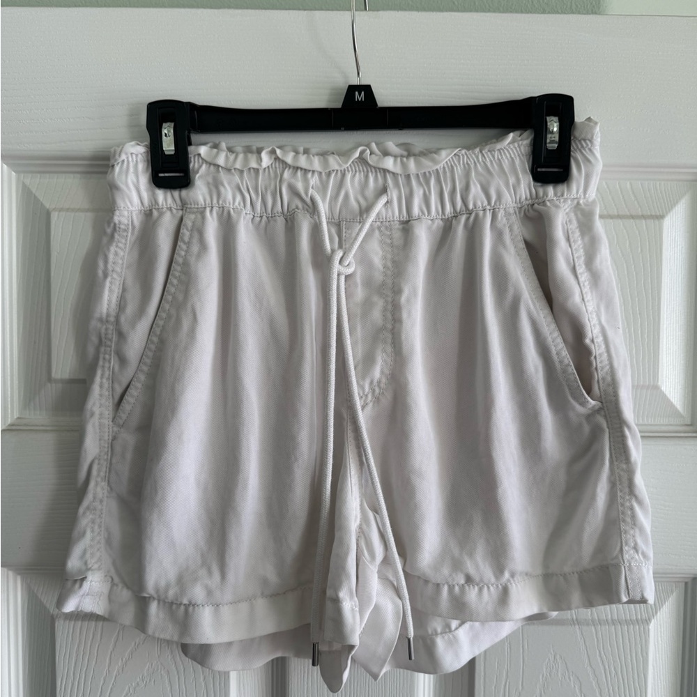 LOFT Women's Cream Athletic Shorts